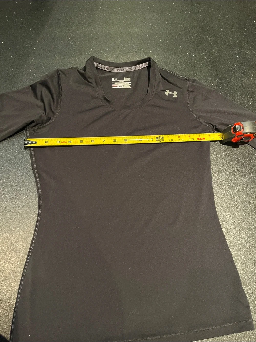 Under Armour Black Women's Long-Sleeve Performance Top - Picture 3 of 5